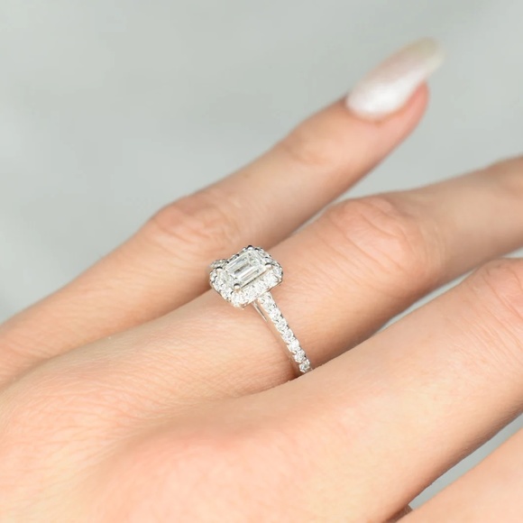 18K White Gold Emerald Diamond Engagement Ring - Wedding Anniversary Birthday - Picture 6 of 7